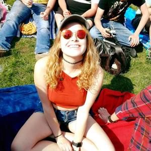 Meet your Posher, Laura